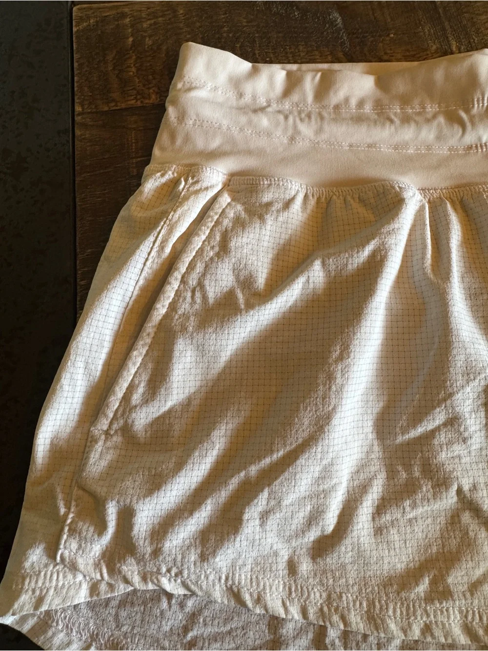 Vuori White Athletic Drawstring Shorts - Picture 2 of 4